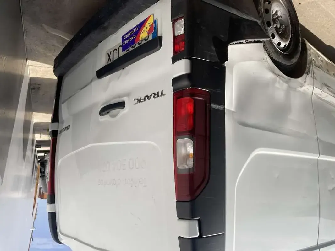 Usado Renault Trafic 114 CV (83 kW) 2015 Blanco Monovolumen