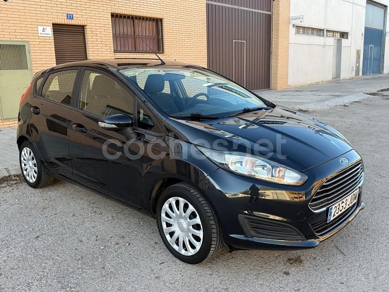 Usado Ford Fiesta Trend 82 CV (60 kW) 2015 Negro Berlina