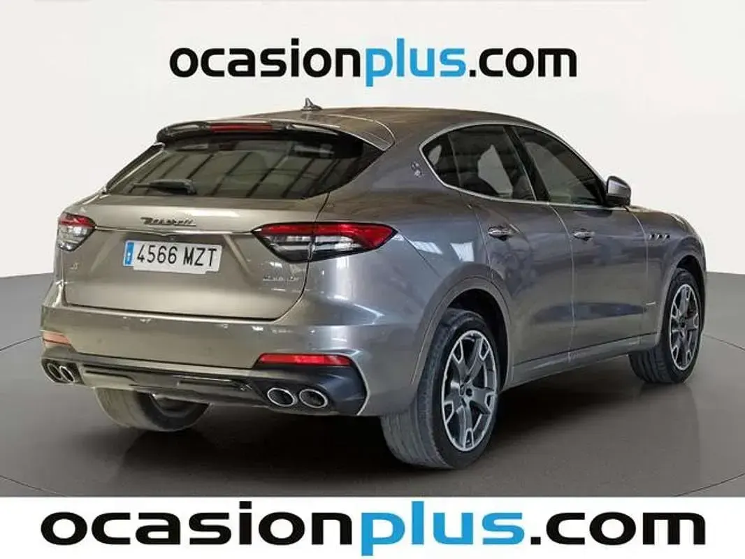 Usado Maserati Levante 350 CV (257 kW) 2021 Gris SUV