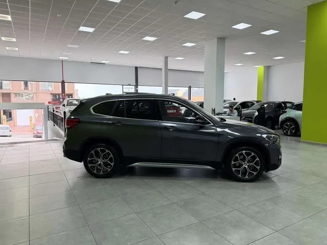 Usado BMW X1 150 CV (110 kW) 2021 Gris SUV