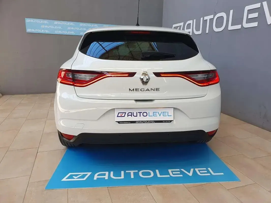 Usado Renault Mégane LIMITED 116 CV (85 kW) 2019 Blanco Utilitario