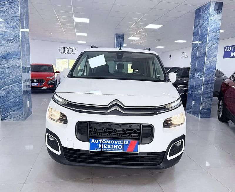Usado Citroën Berlingo Feel 131 CV (96 kW) 2019 Blanco Monovolumen