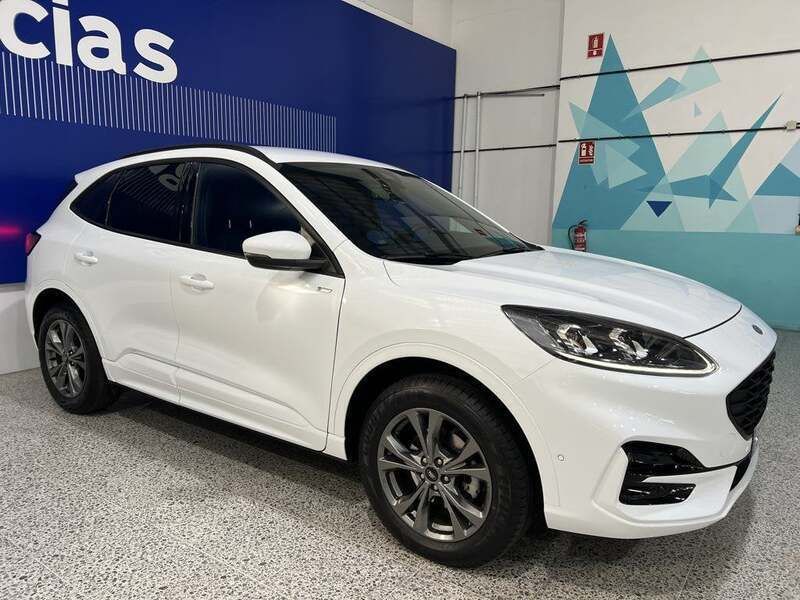 Usado Ford Kuga ST-Line 225 CV (165 kW) 2023 Blanco SUV
