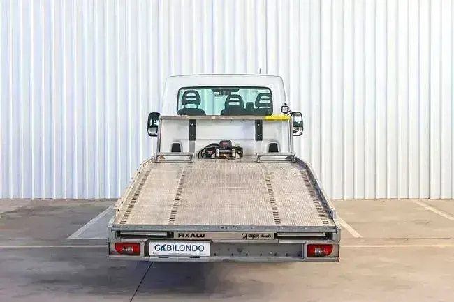 Usado Iveco Daily 160 CV (117 kW) 2023 Blanco Berlina
