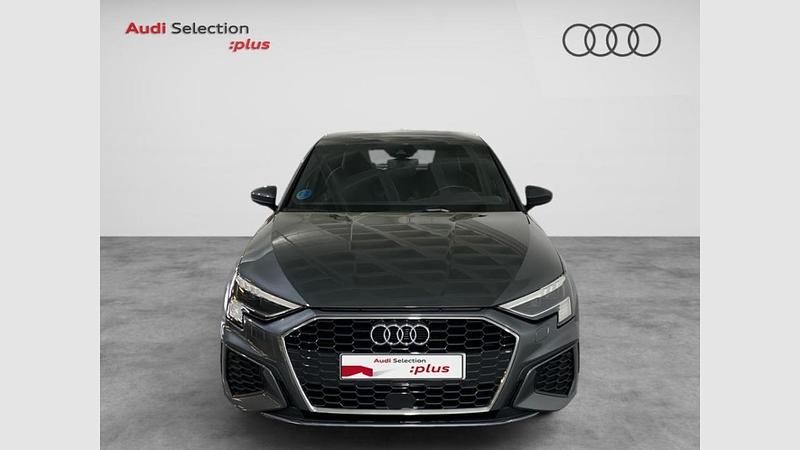 Usado Audi A3 150 CV (110 kW) 2024 Gris daytona efecto perla Berlina