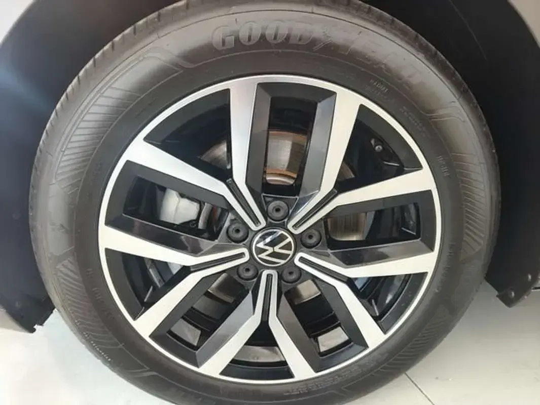 Usado VW Passat Executive 150 CV (110 kW) 2023 Gris Familiar