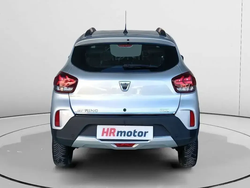 Usado Dacia Spring Comfort Plus 33 kW (45 CV) 2022 Gris Utilitario