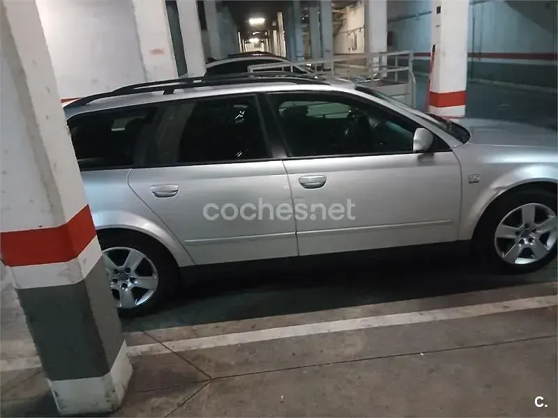 Usado Audi A4 170 CV (125 kW) 2003 Gris / plata Familiar