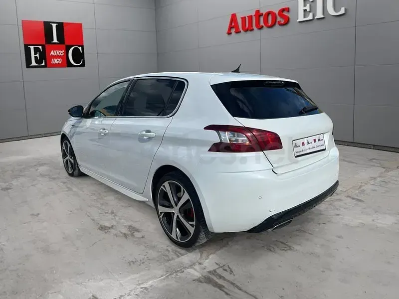 Usado Peugeot 308 Allure 150 CV (110 kW) 2015 Blanco Berlina