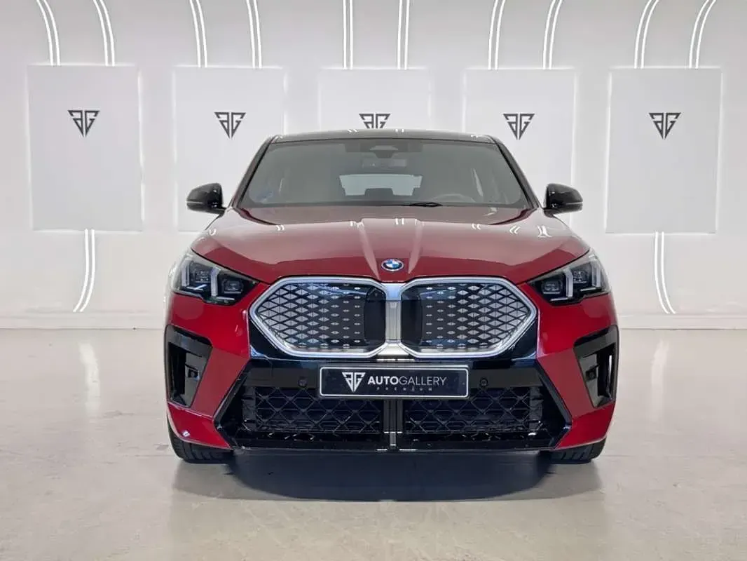Usado BMW iX2 M Sport 230 kW (313 CV) 2024 Rojo SUV