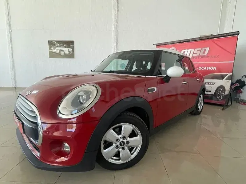 Usado Mini Cooper 136 CV (100 kW) 2015 Rojo Utilitario