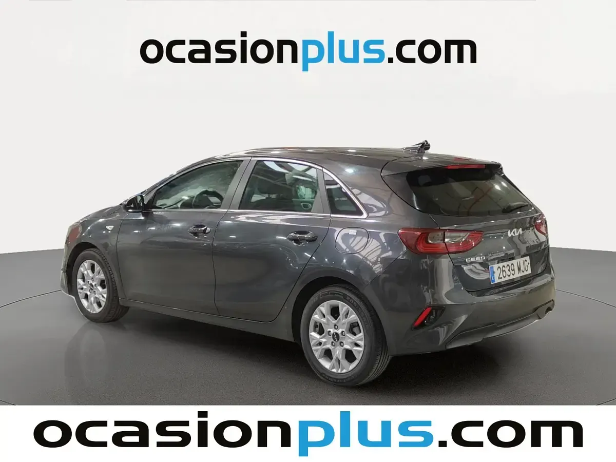 Usado Kia Ceed 136 CV (100 kW) 2023 Gris Utilitario
