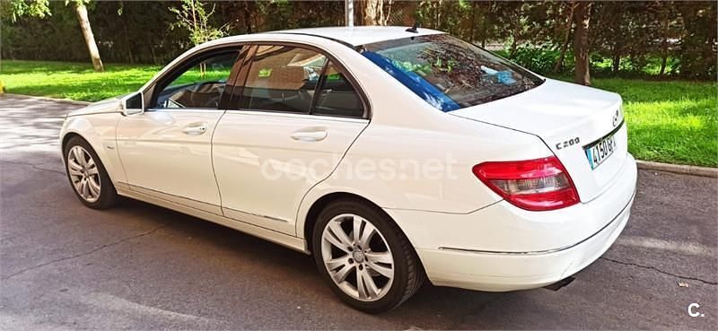 Usado Mercedes C200 Avantgarde 136 CV (100 kW) 2009 Blanco Berlina
