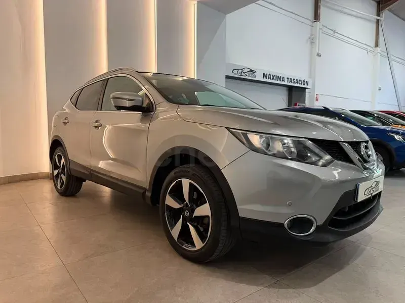 Usado Nissan Qashqai Tekna 115 CV (84 kW) 2017 Gris / plata SUV