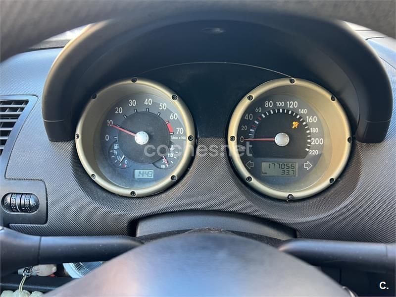 Usado VW Polo Trendline 75 CV (55 kW) 2001 Azul Berlina