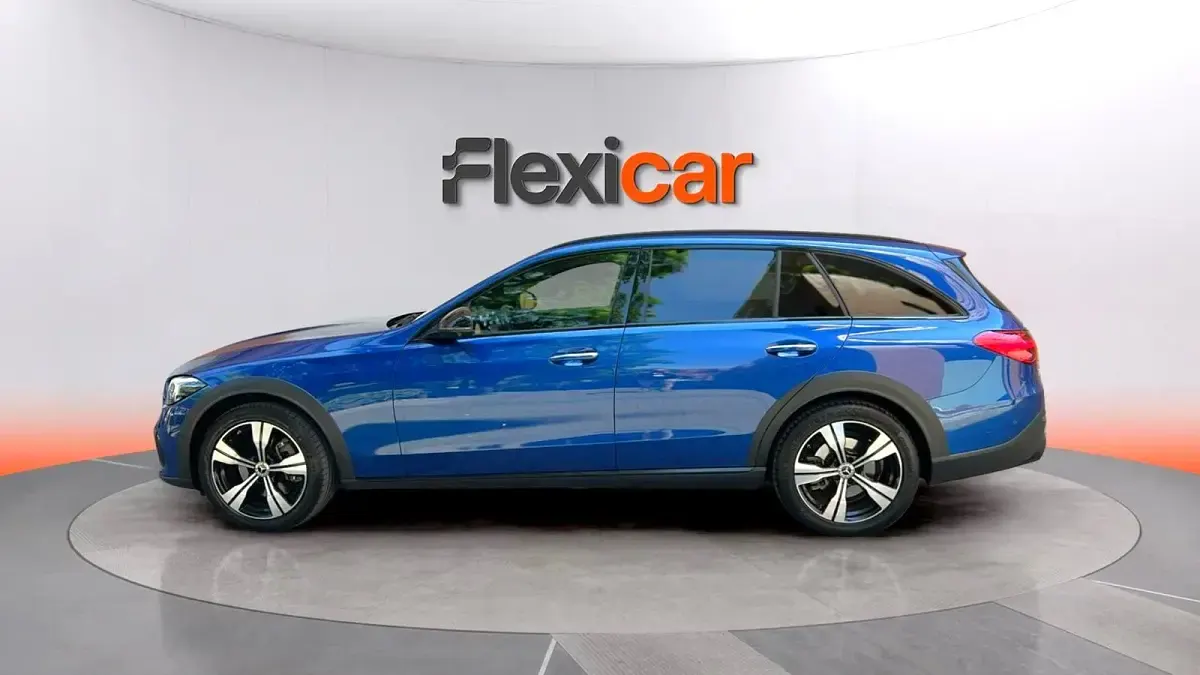 Usado Mercedes C220 200 CV (147 kW) 2022 Azul Familiar