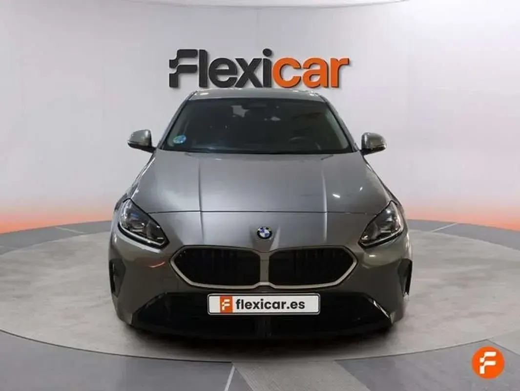 Usado BMW 120 170 CV (125 kW) 2025 Gris Utilitario