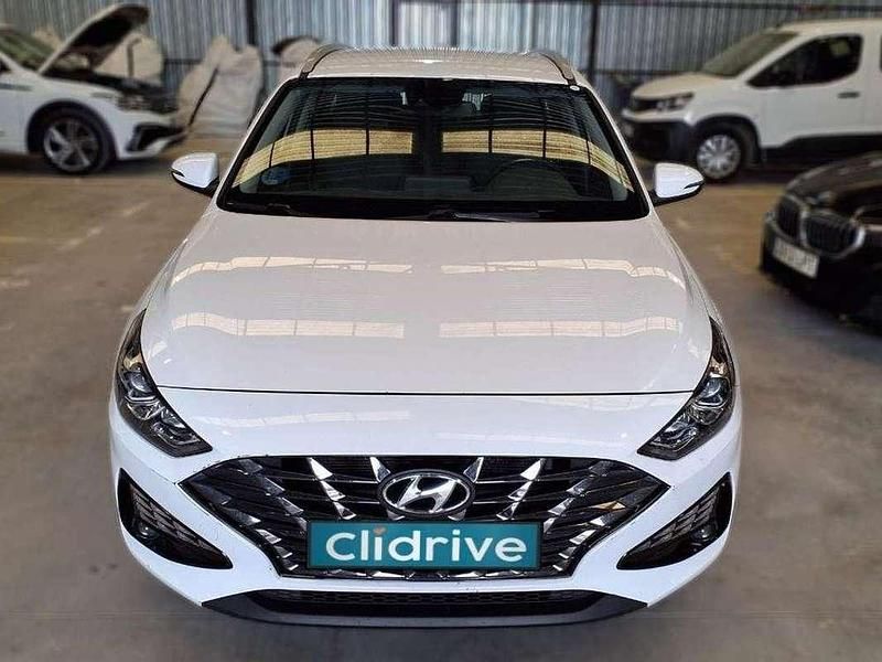 Käytetty Hyundai i30 120 HP (88 kW) 2023 Valkoinen Farmari