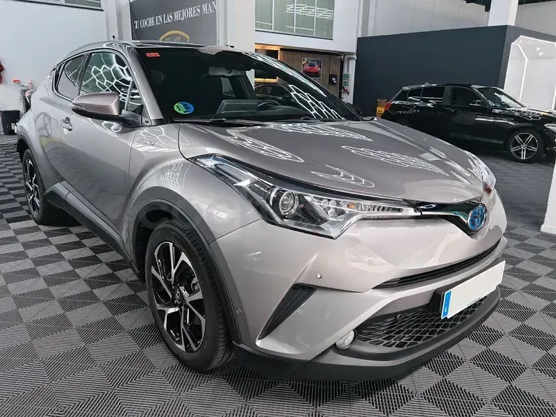 Usado Toyota C-HR Advance 122 CV (89 kW) 2019 Gris / plata SUV