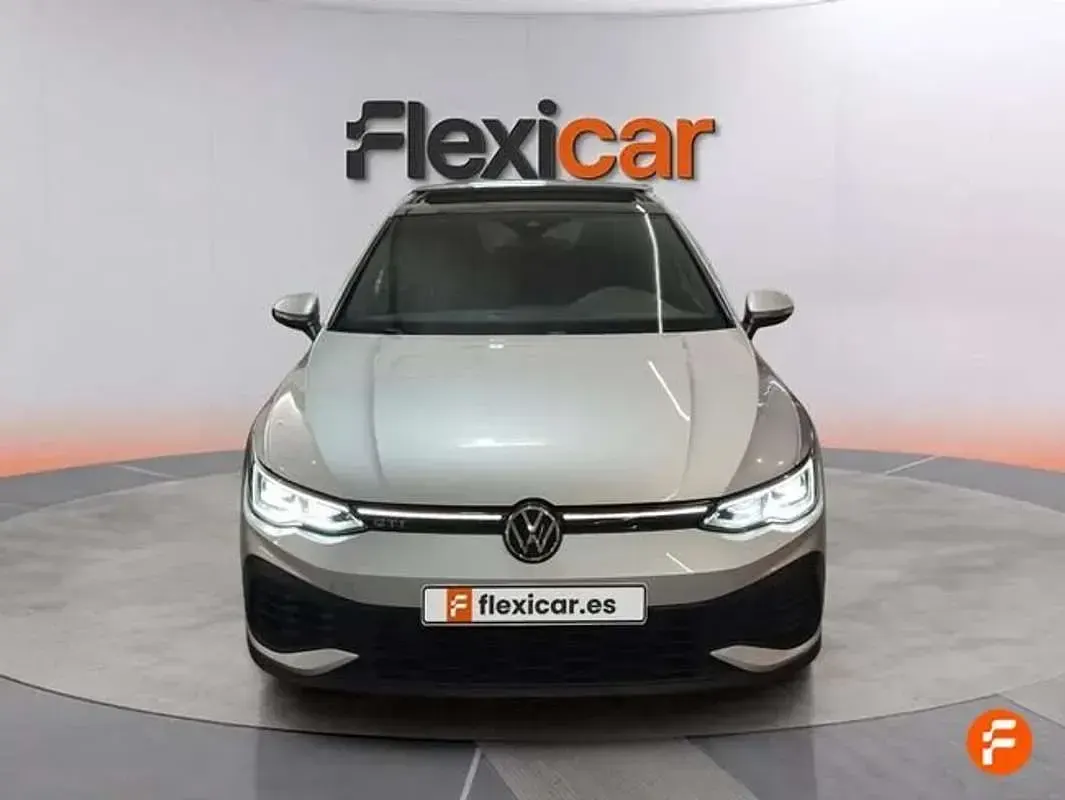 Usado VW Golf VIII GTI 300 CV (220 kW) 2022 Blanco Utilitario