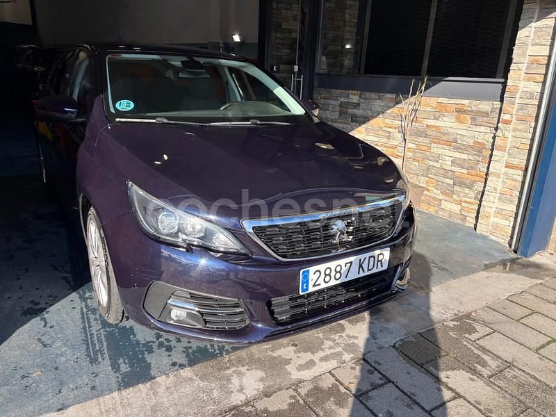 Usado Peugeot 308 SW Active 120 CV (88 kW) 2018 Azul Familiar
