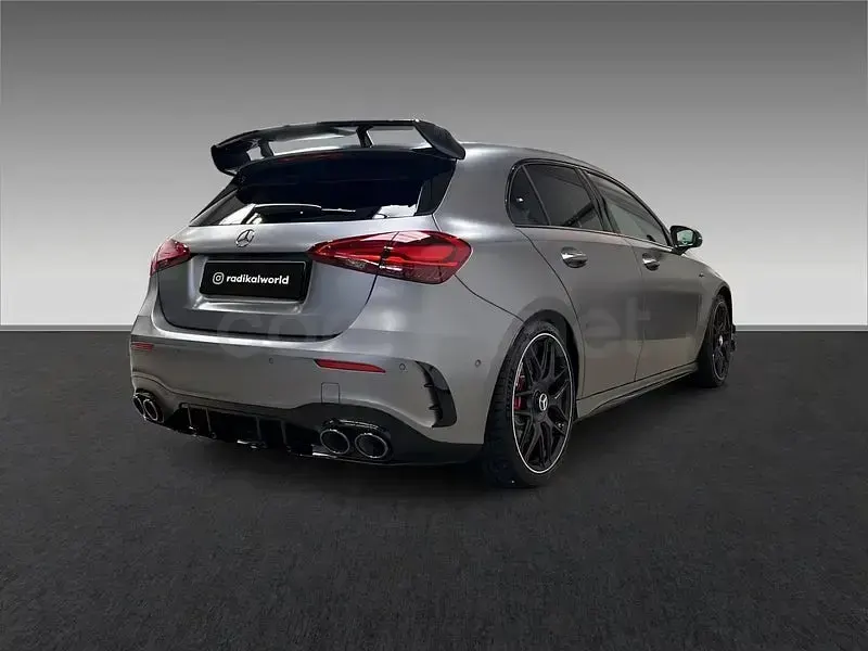 Usado Mercedes A45 AMG 421 CV (309 kW) 2024 Gris / plata Utilitario
