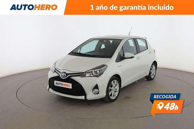 Usado Toyota Yaris Hybrid Active 102 CV (75 kW) 2015 Blanco Berlina