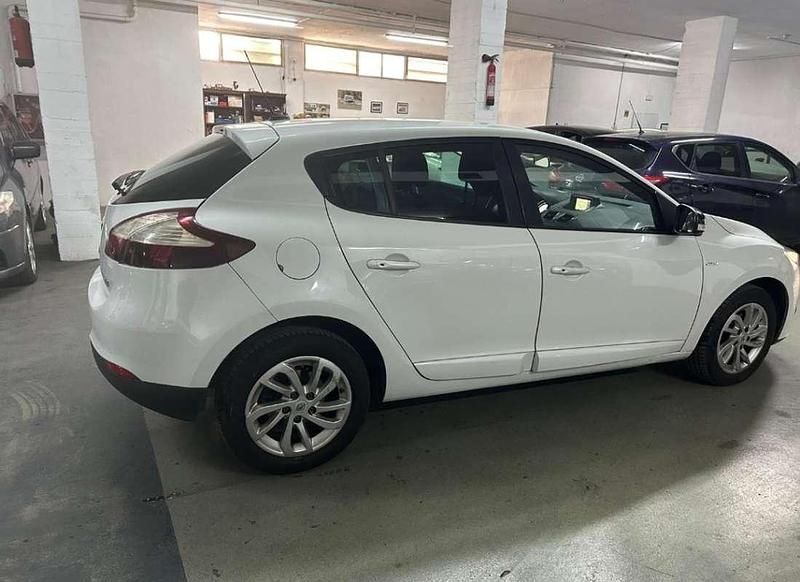 Usado Renault Mégane III LIMITED 110 CV (80 kW) 2015 Blanco Utilitario