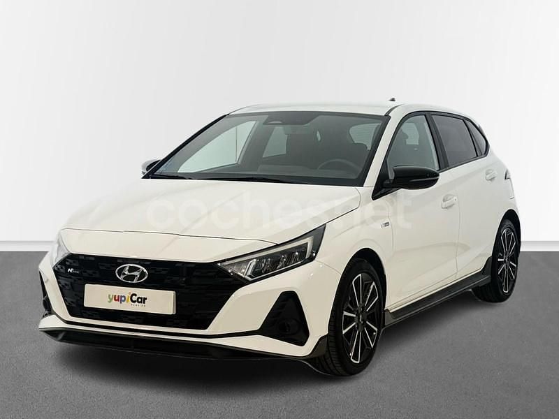 Usado Hyundai i20 100 CV (73 kW) 2022 Blanco Berlina