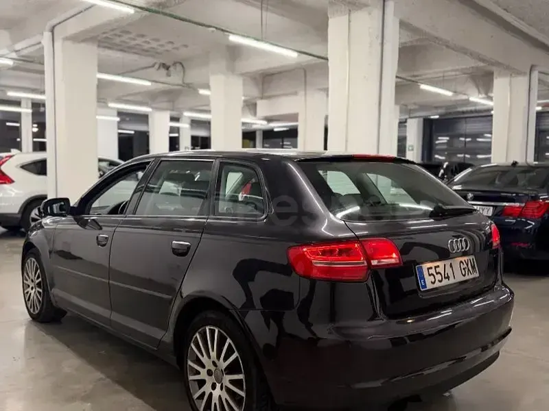 Usado Audi A3 Ambition 125 CV (91 kW) 2010 Gris / plata Utilitario