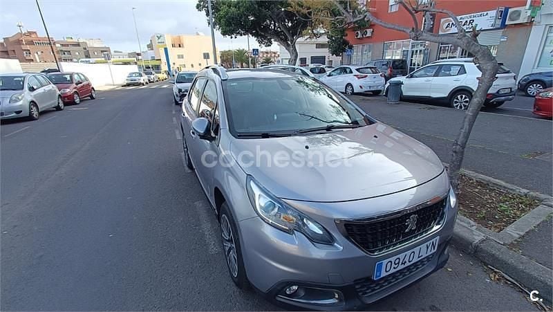 Usado Peugeot 2008 Style 82 CV (60 kW) 2018 Gris / plata SUV