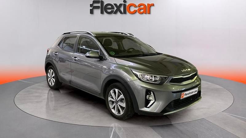 Usado Kia Stonic 84 CV (61 kW) 2024 Gris SUV
