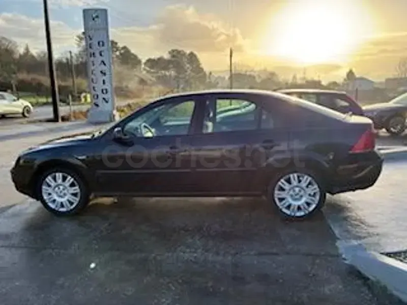 Usado Ford Mondeo Trend 130 CV (95 kW) 2003 Negro Berlina