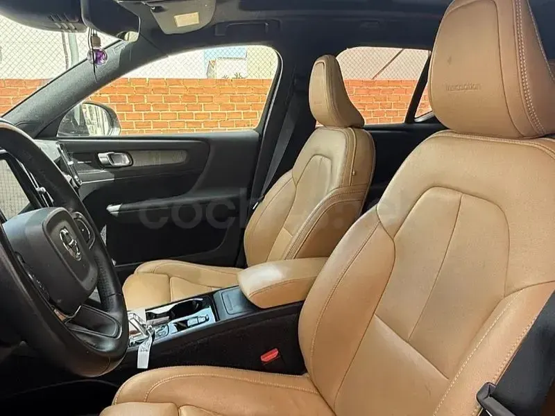 Usado Volvo XC40 Inscription 150 CV (110 kW) 2018 Gris / plata SUV