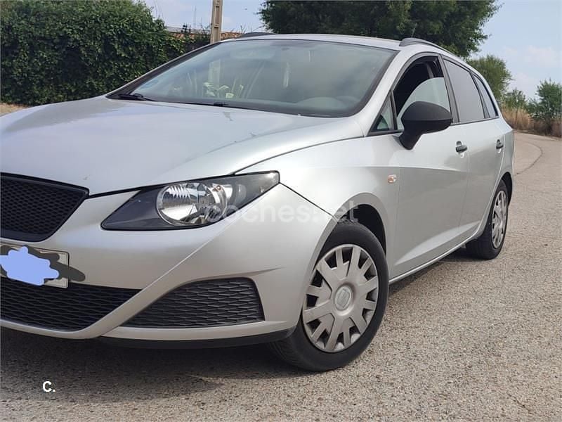 Usado Seat Ibiza ST Style 85 CV (62 kW) 2012 Gris / plata Familiar