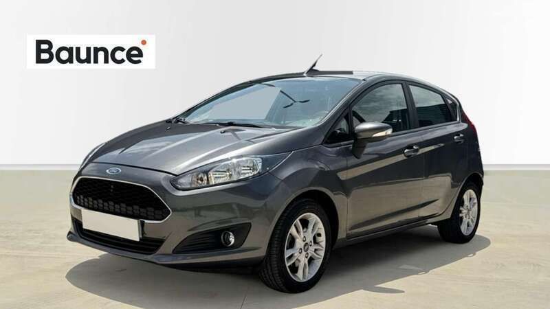 Gris / plata Usado 2017 Ford Fiesta Titanium Utilitario | 8900 € (Precio justo) - Imagen 1/4