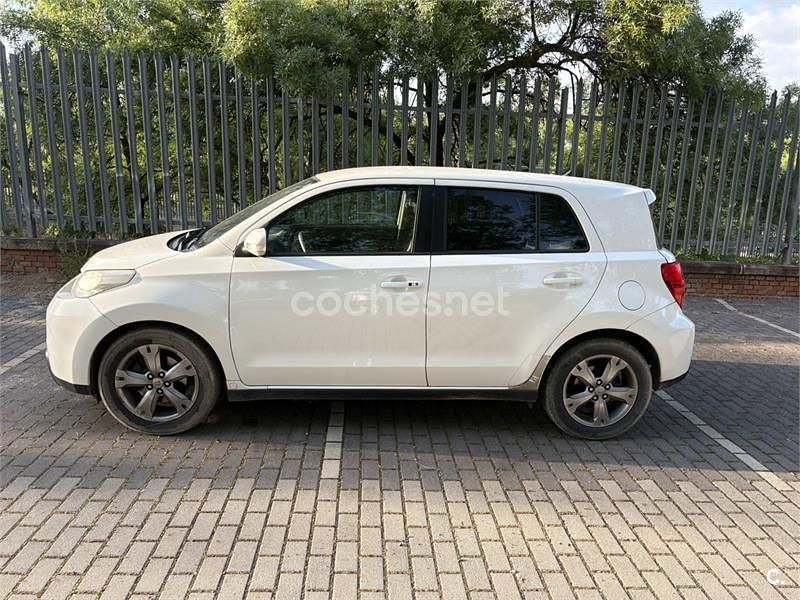 Usado Toyota Urban Cruiser Live 90 CV (66 kW) 2010 Blanco Utilitario