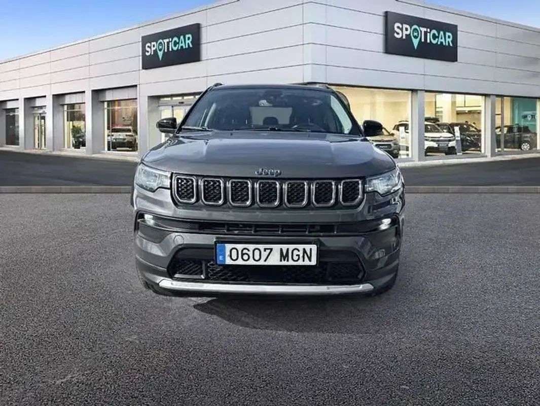 Usado Jeep Compass Limited 190 CV (139 kW) 2023 Gris SUV
