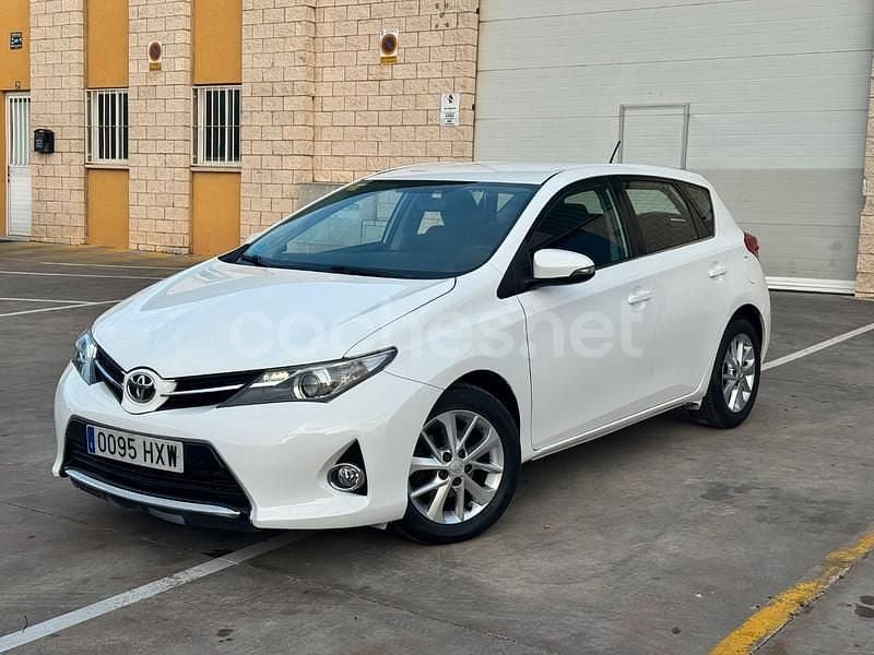 Blanco Usado 2014 Toyota Auris Active Berlina | 9990 € (Super precio) - Imagen 1/4
