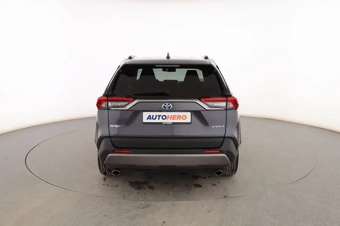 Usado Toyota RAV4 Hybrid Advance 218 CV (160 kW) 2021 Gris SUV