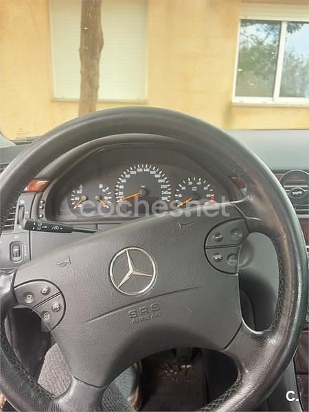 Usado Mercedes E320 Elegance 220 CV (161 kW) 2001 Granate Berlina