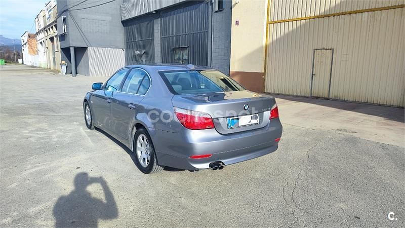 Usado BMW 520 170 CV (125 kW) 2004 Gris / plata Berlina