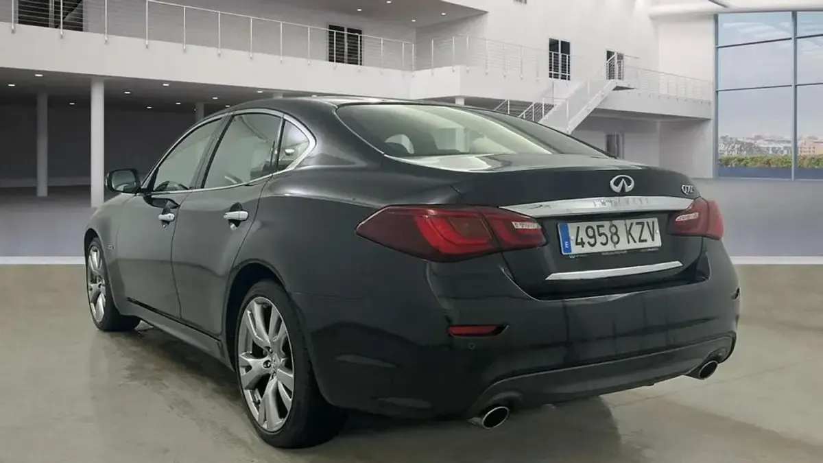 Usado Infiniti Q70 Sport Tech 170 CV (125 kW) 2019 Negro Berlina