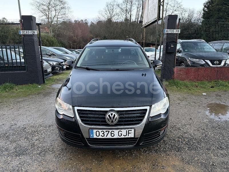 Usado VW Passat 105 CV (77 kW) 2008 Negro Familiar