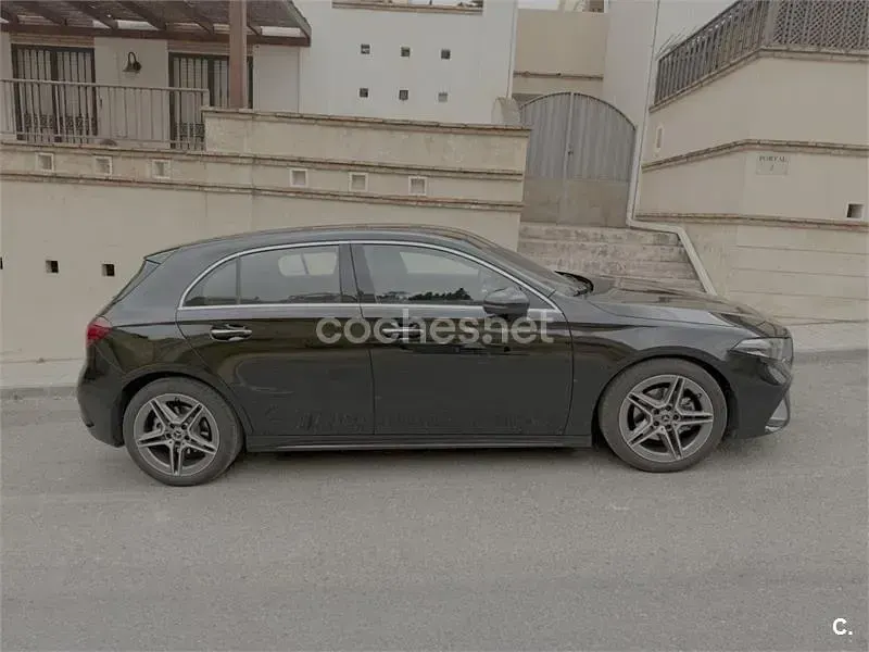 Usado Mercedes A200 163 CV (119 kW) 2024 Negro Berlina