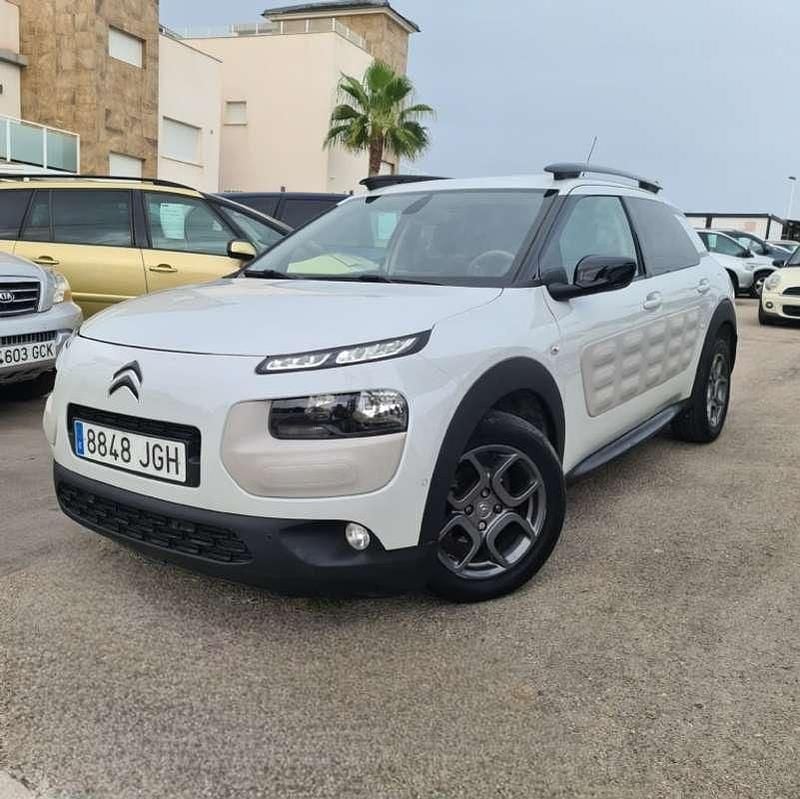 Usado Citroën C4 Cactus Shine 92 CV (67 kW) 2015 Blanco Utilitario