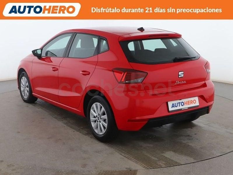 Usado Seat Ibiza Style Plus 110 CV (80 kW) 2022 Rojo Berlina