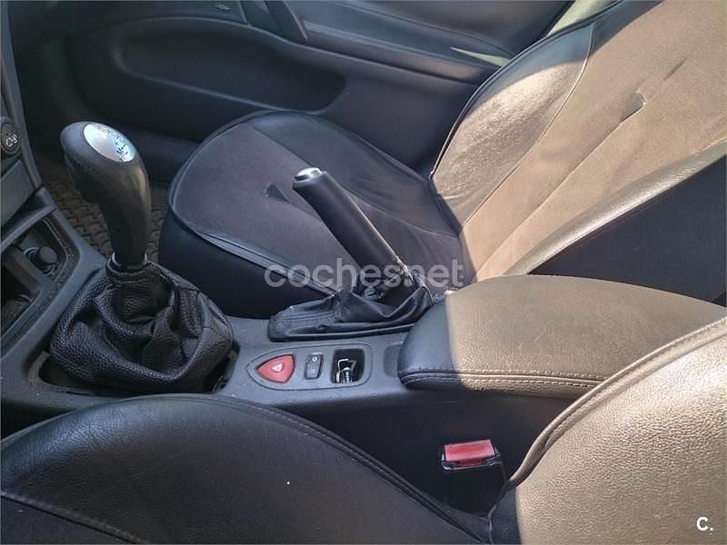 Usado Renault Laguna GrandTour Expression 150 CV (110 kW) 2004 Gris / plata Familiar