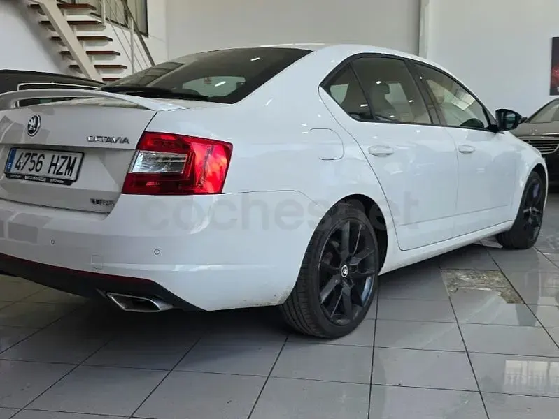 Usado Skoda Octavia RS 184 CV (135 kW) 2018 Blanco Berlina