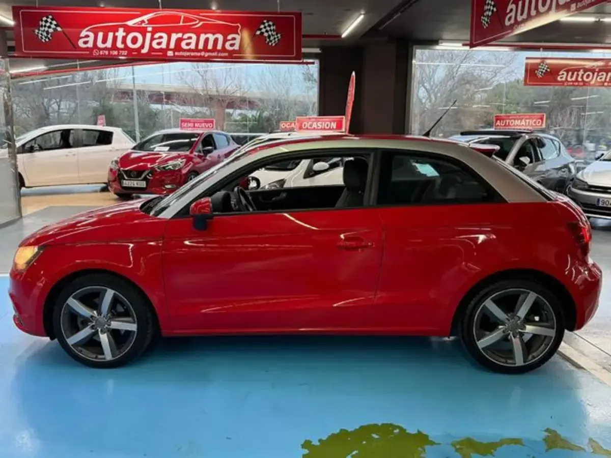Usado Audi A1 Attraction 122 CV (89 kW) 2011 Rojo Utilitario